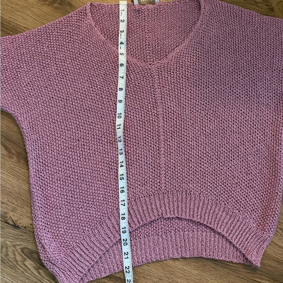 NWT Brand Bazar Crochet Knit V-Neck Top - Picture 3 of 6